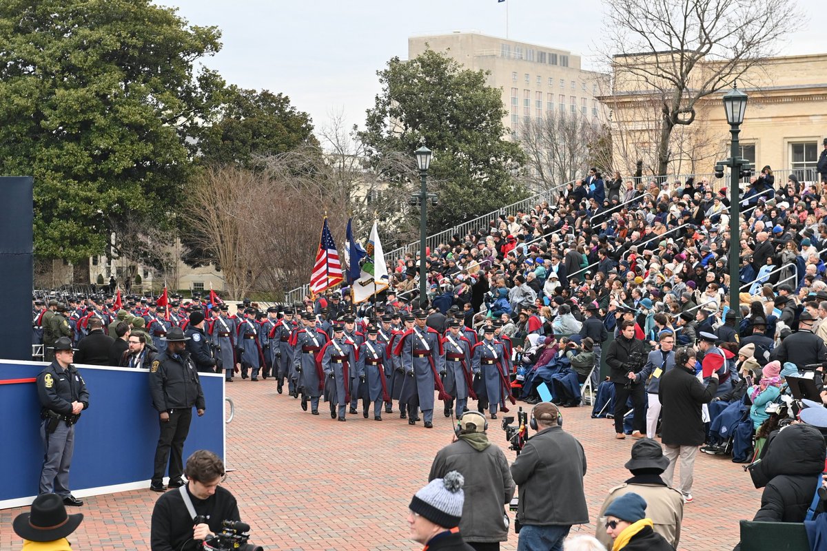 VMI1839's tweet photo. The Corps marched proud at Gov. Abigail Spanberger’s inaugural parade in Richmond this weekend, and Moe did too.
#VMI #CorpsOfCadets #MoeTheMascot #VMITraditions #OneCorps https://t.co/YpVdNibxnW