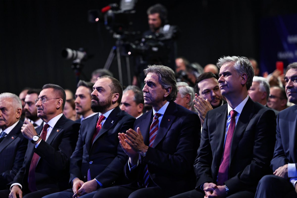 mustafademir's tweet photo. Cumhurbaşkanımız Sayın Recep Tayyip Erdoğan’ın teşrifleriyle, Ankara Esenboğa Havalimanı 3. Pisti ile Yeni Hava Trafik Kontrol Kulesinin açılış programına katıldık.

Türkiye Yüzyılı vizyonunun eseri olan bu stratejik yatırımla; havacılık alanındaki kabiliyetimizi artıyor ve kapasitemizi daha da geliştiriyoruz.

Bu önemli yatırımı milletimizle buluşturan Cumhurbaşkanımız Sayın @RTErdogan ’a şükranlarımı sunuyor; Ulaştırma ve Altyapı Bakanlığımız Sayın @a_uraloglu ve emeği geçen herkese teşekkür ediyorum. 

Ülkemize, milletimize ve başkentimize hayırlı olsun.

#TürkiyeHızlanıyor