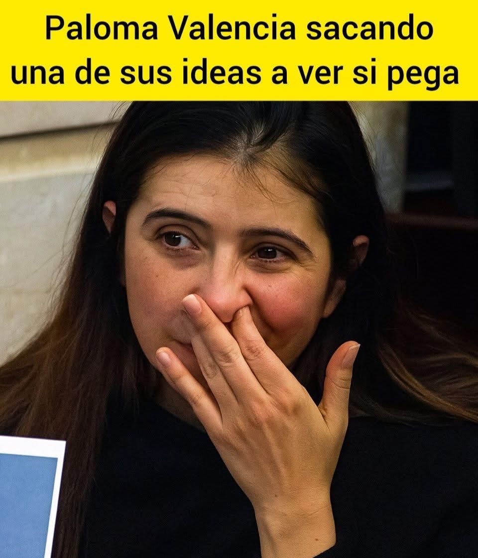 HFlorezAB's tweet photo. @PalomaValenciaL La tiene asustada tratando de sacar las mejores ideas 🤣😂 https://t.co/HVoZlDfKo6