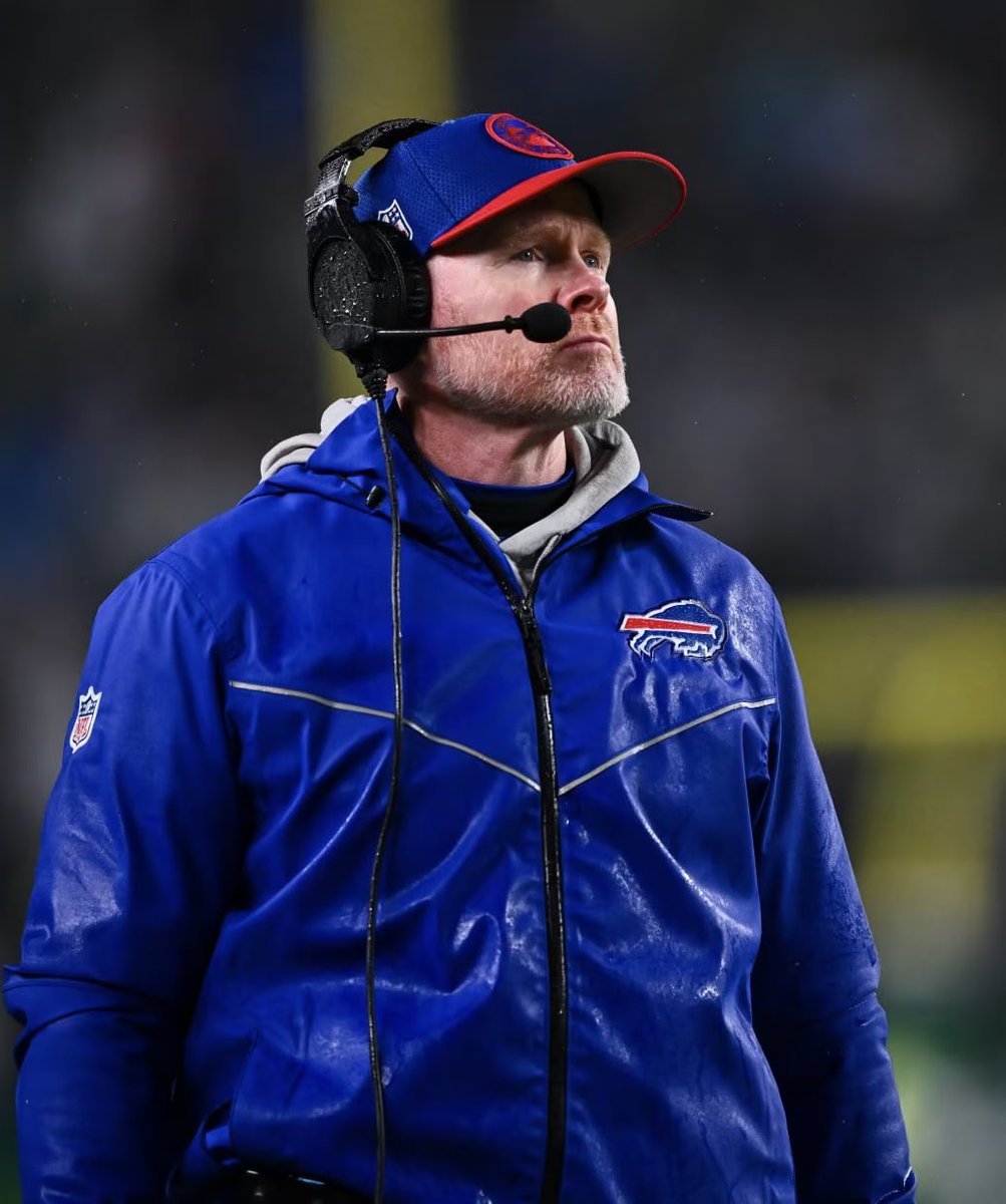 MLFootball's tweet image. THE #BILLS REALLY FIRED THE WRONG GUY…

AND THEN DECIDED TO PROMOTE THE GM WHO HAS DONE A HORRIFIC JOB BUILDING AROUND HIS HALL OF FAME QB.

Buffalo is successful because of their head coach and the reason they haven’t taken the next step is because of their general manager.