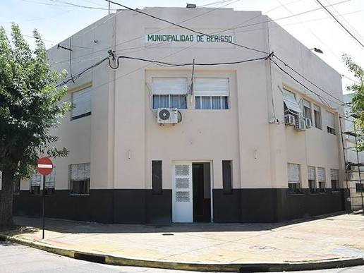 Turcolibia's tweet image. #Dato: Empleados municipales de #Berisso acordaron con el municipio el pago de un bono de $200.000 a pagar en 3 cuotas (100 mil el 21/1, 50 mil el 20/2 y 50 mil el 23/3) además y aumento del 7,1% aplicable para los meses de marzo y abril del 2025