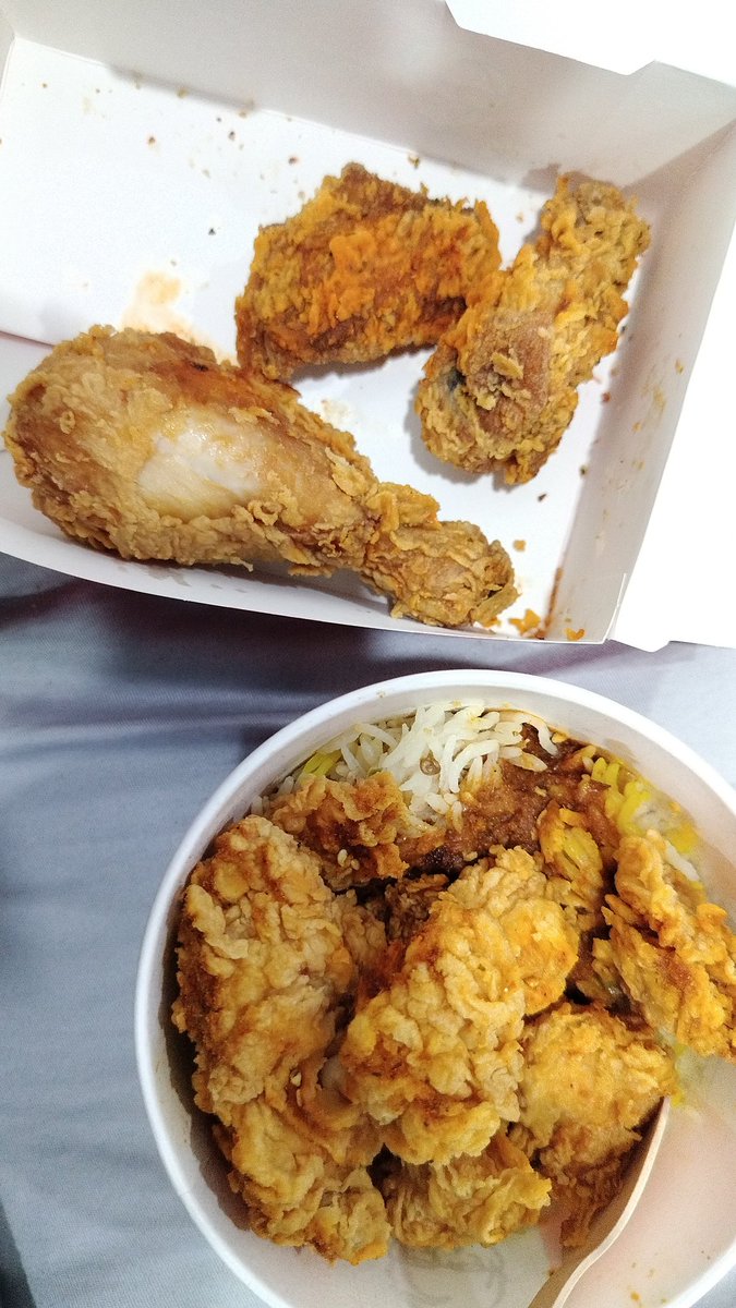 Pranavx04's tweet photo. Chicken is stale and routen 
@zomatocare @zomato @deepigoyal 
Order id 7705571858 https://t.co/3JBcd22Anc