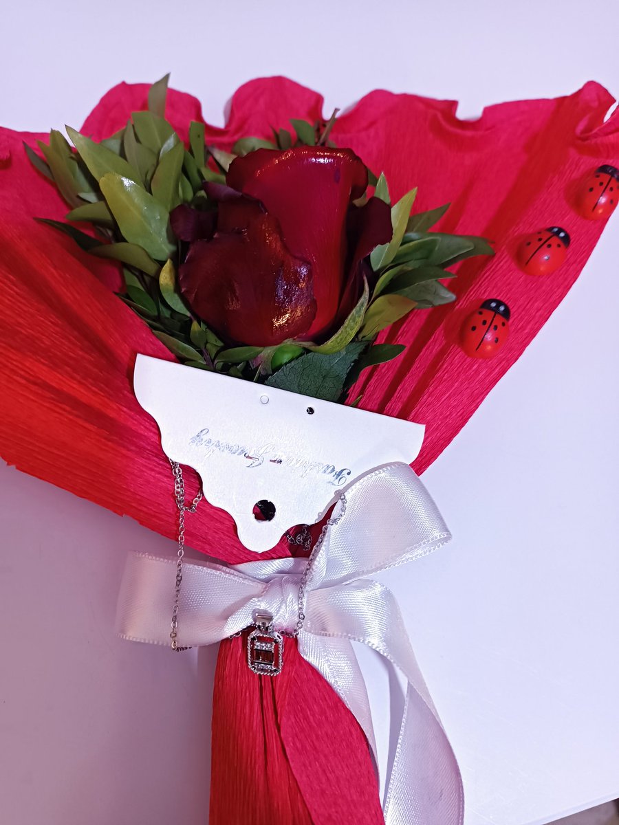 Özel gün olmasa da özelleştirecek
Anneme deyince yüzü güldürecek 
Canımın parçası iyikim dedirtecek
Sevgimin serveti canım kızım
Bir kızı olmalı insanın...

Oğullardan razıyım Rabbim de razı olsun🤲Ama 👩çocuğu bir başka güzel
#Çocuklarım #İyikilerim #Canlarım sizi seviyorum🫶🤍