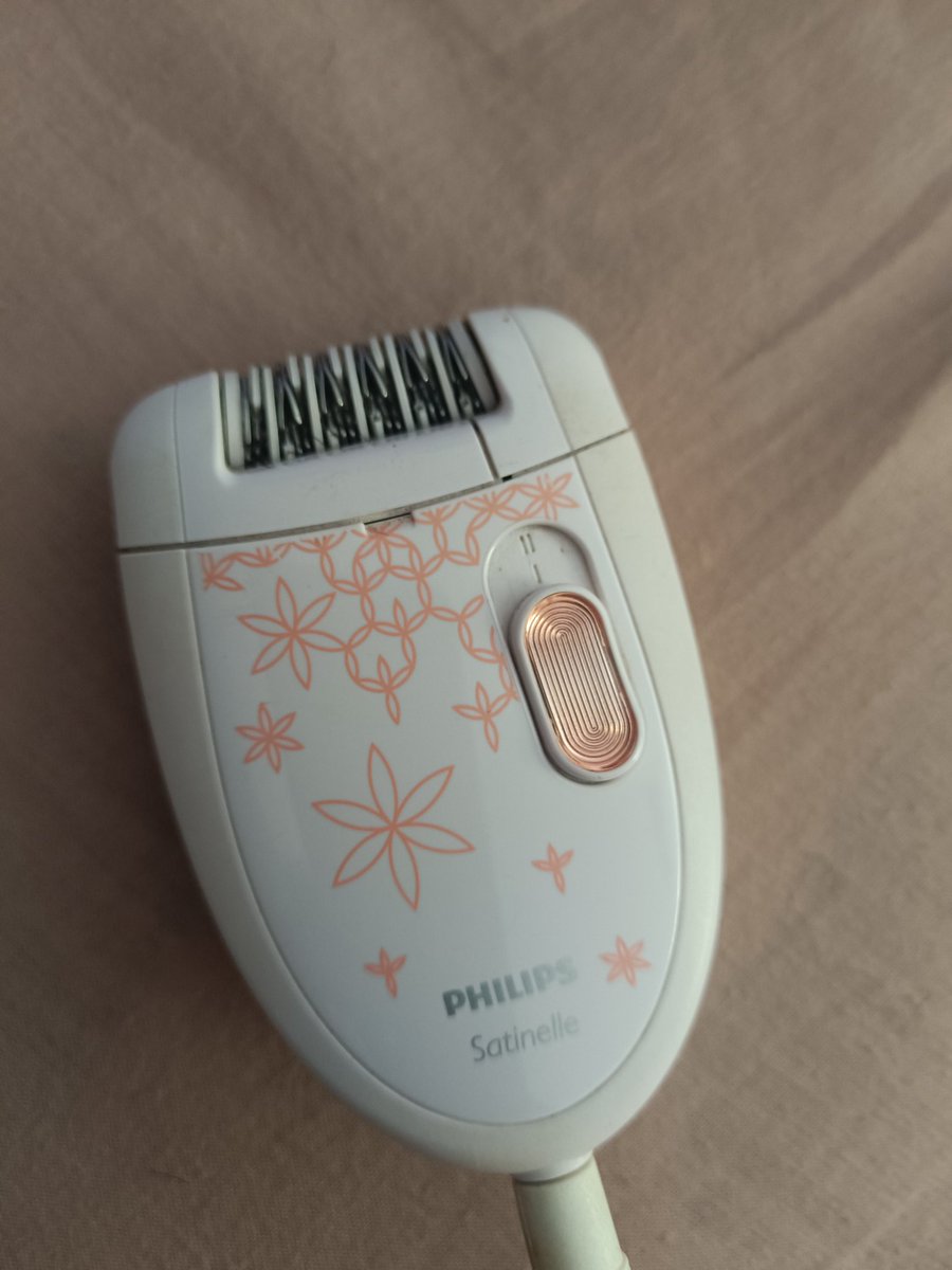 En algún momento a un varón se le ocurrió decir que las mujeres nos teníamos que depilar y yo no estoy lo suficientemente descontruida para andar peluda por eso uso este método de tortura