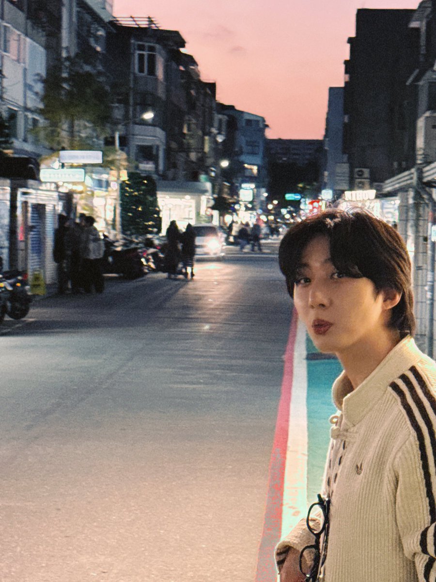 ㅇ.ㅇ
후이 귀엽지
라이브만 기다려 💚