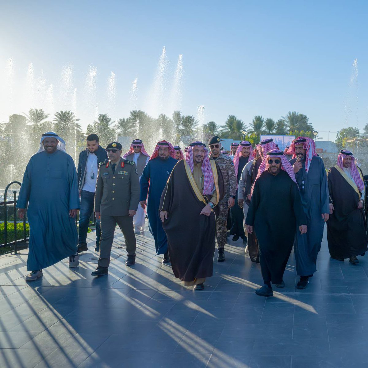 اطلع سموه على المنتجع ما يوفره من خدمات متكاملة وبيئة جاذبة تلبي احتياجات ورغبات الزوار، وتسهم في خلق تجربة سياحية متكاملة للأفراد والعائلات..

سمو #أمير_منطقة_القصيم يزور منتجع البيلسان الريفي بمحافظة البكيرية.