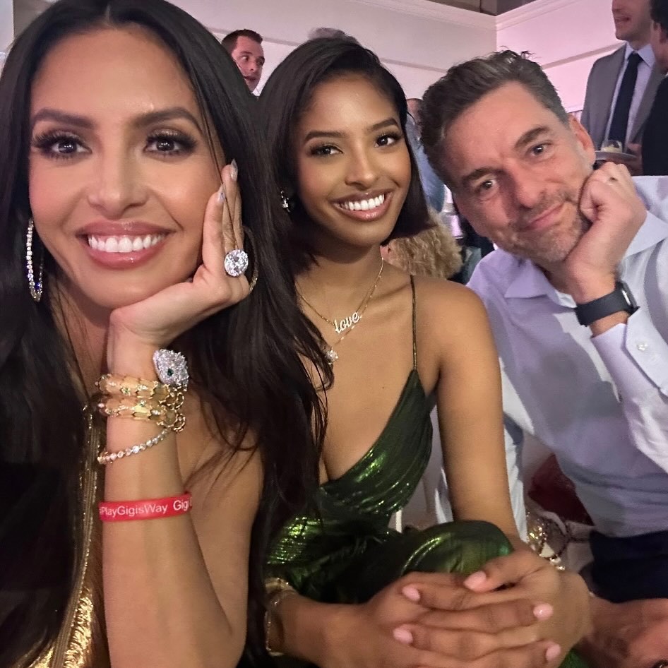 paugasol's tweet image. Happy Birthday Natalia! Love you so much and I’m so proud of you! ❤️ I can’t believe you are 23 already 🥹