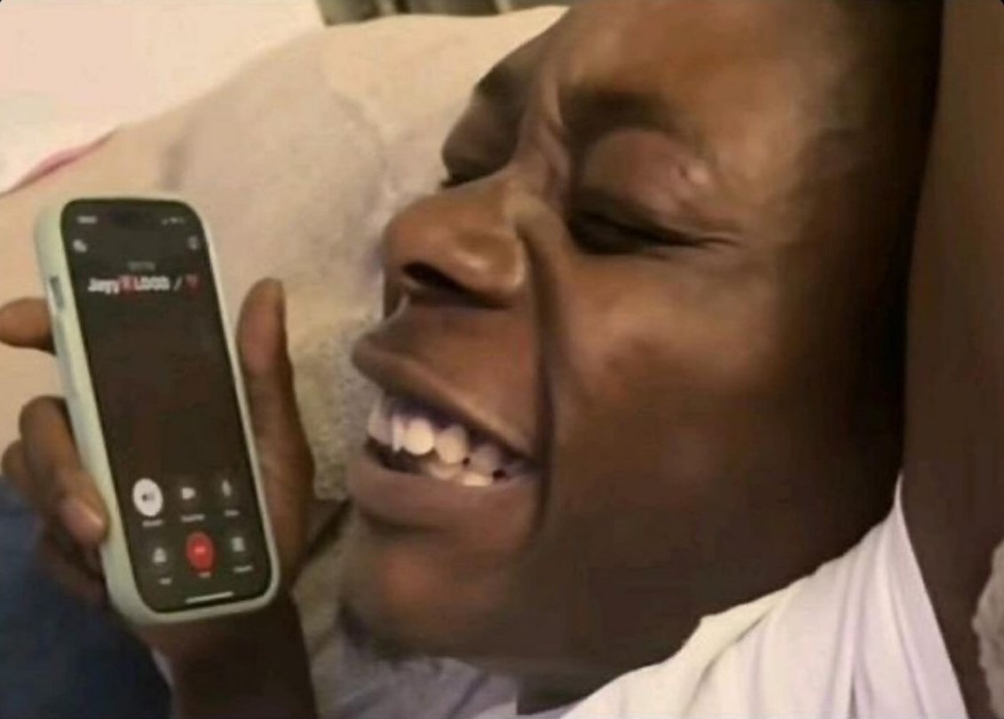 isnt_she_selena's tweet image. How i be on phone calls with my fav person after claiming i hate calls