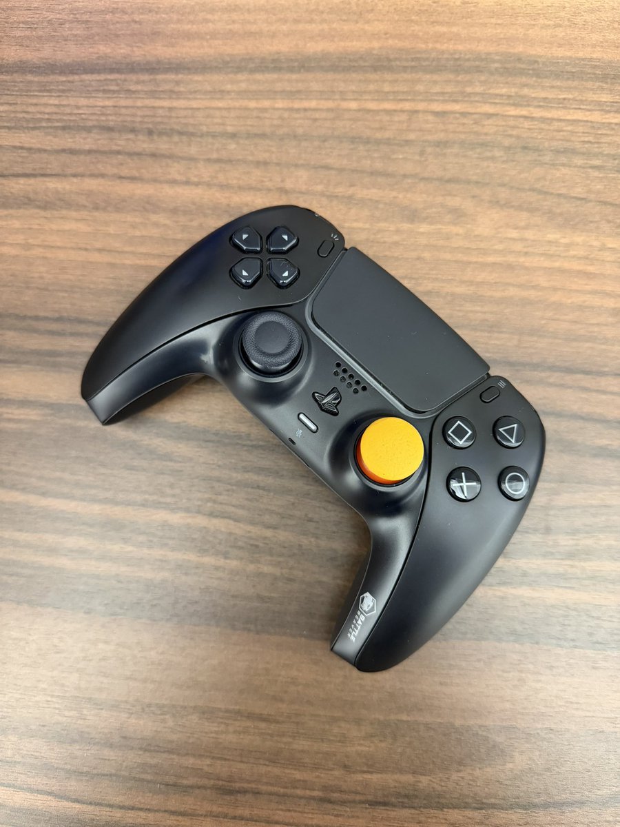 controllerlab_'s tweet photo. Installation et calibrage joysticks Hall Effect TMR pour @_Negaaz ! https://t.co/nO1BjFoyXO