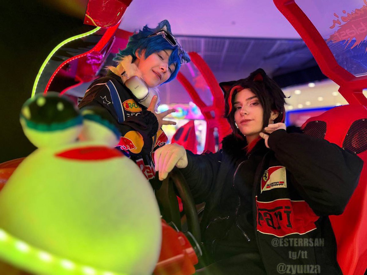 ESTERRSAN's tweet photo. Sonadow

#SonicTheHedgehog #sonic #shadow #sonadow #cosplay https://t.co/hdiDukswE9