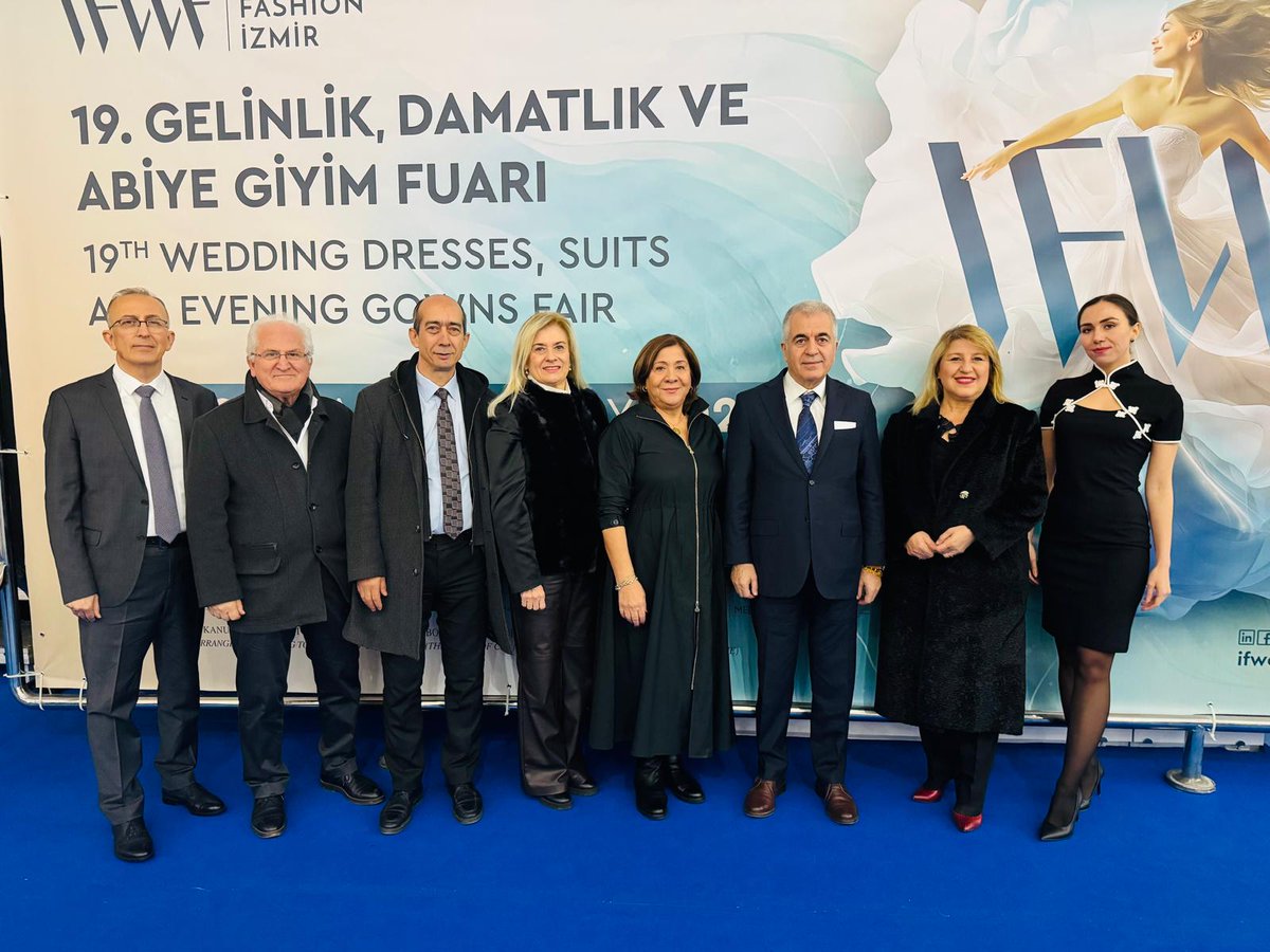 19.Gelinlik, Damatlık ve Abiye Fuarı öncesinde düzenlenen tasarım yarışması defilesi ve ödül törenine katılım sağladık.