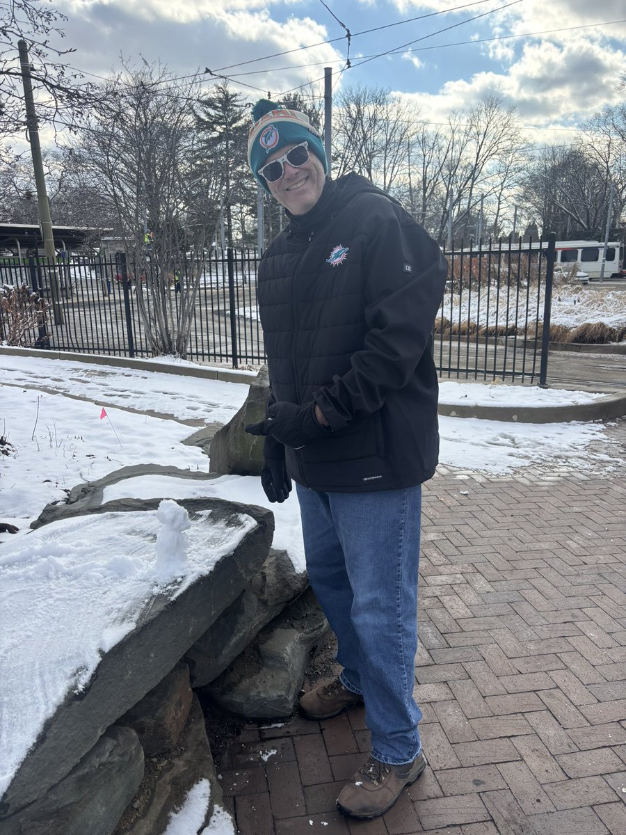 It may be a tiny snowman, but it’s a snowman!!!!!!