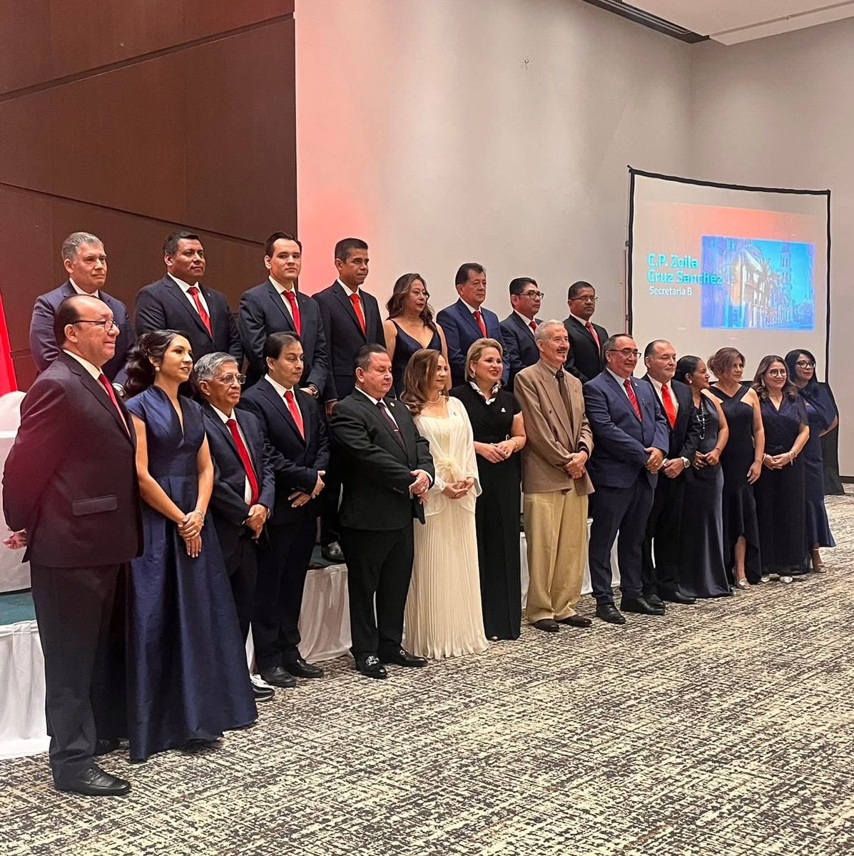 Ludivina Leija, Presidenta del #IMCP, encabezó el cambio de #ConsejoDirectivo del <a href="/CCPVER/">@CCPVER</a>, evento en el cual agradeció el trabajo del Consejo saliente y deseó éxito para el entrante.

<a href="/ImcpPresidencia/">Presidencia IMCP</a>
#IMCP #ContaduríaAlServicioDeLaSociedad