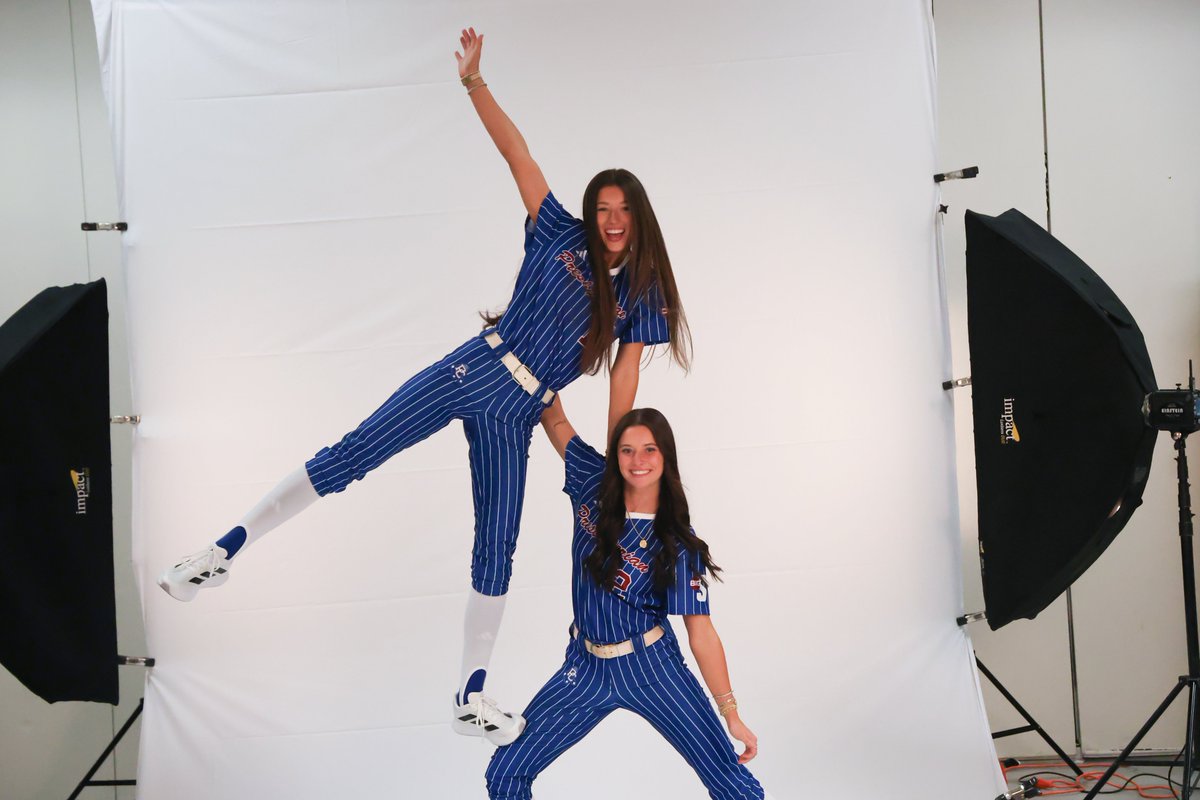 BlueHoseSB's tweet photo. Lights On, Smiles Up! 😁

#GoBlueHose https://t.co/OvAbACcKnd