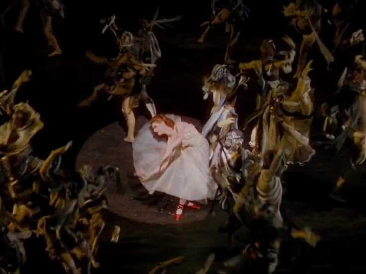bippty's tweet photo. The Red Shoes (1948,Emeric Pressburger, Michael Powell) https://t.co/hARa9yrfuv