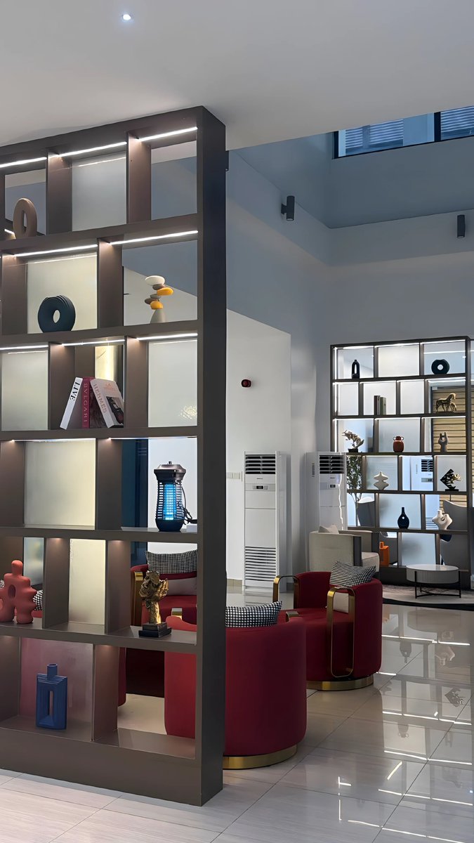 midrizzy1's tweet image. 🚨 THIS IS A CALL TO EVERYONE — NOT JUST TRADERS!!! 🚨

This message isn’t only for people in the markets.
It’s for anyone , creating, learning, building, and still feeling stuck.

You can be doing everything right and still feel like nothing is happening, simply because you’re…