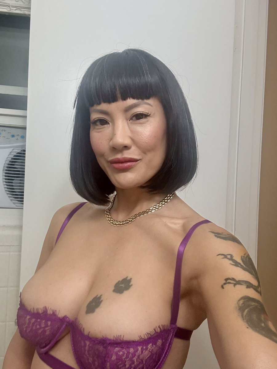 MsKittyChow's tweet photo. Me thinking about all the things we could do to each other on date night. What are you thinking about?

All the small talk on dates can be so draining. I like to go deeper. Ask me the hard questions. Let’s have a discussion over taboo topics. Let’s dream together. https://t.co/TcSzJz6XMB