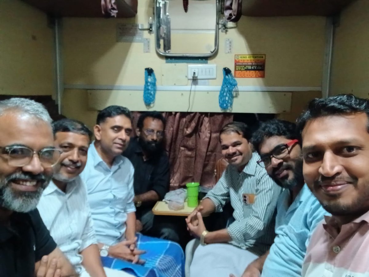 sdpiitwingtn's tweet photo. மக்களுக்கான பயணத்தில்...
தமிழகம் × கேரளா
மங்களூர் நோக்கி...

On a people-centric journey…
Tamil Nadu × Kerala
Heading to Mangaluru...

6th National Representative Council - 2026
Jan 20, 21 - Mangalore

#TimeforSDPI #Mission2026 #SDPINRC2026 #SDPINRC #SDPI https://t.co/dSRRGRKJwC