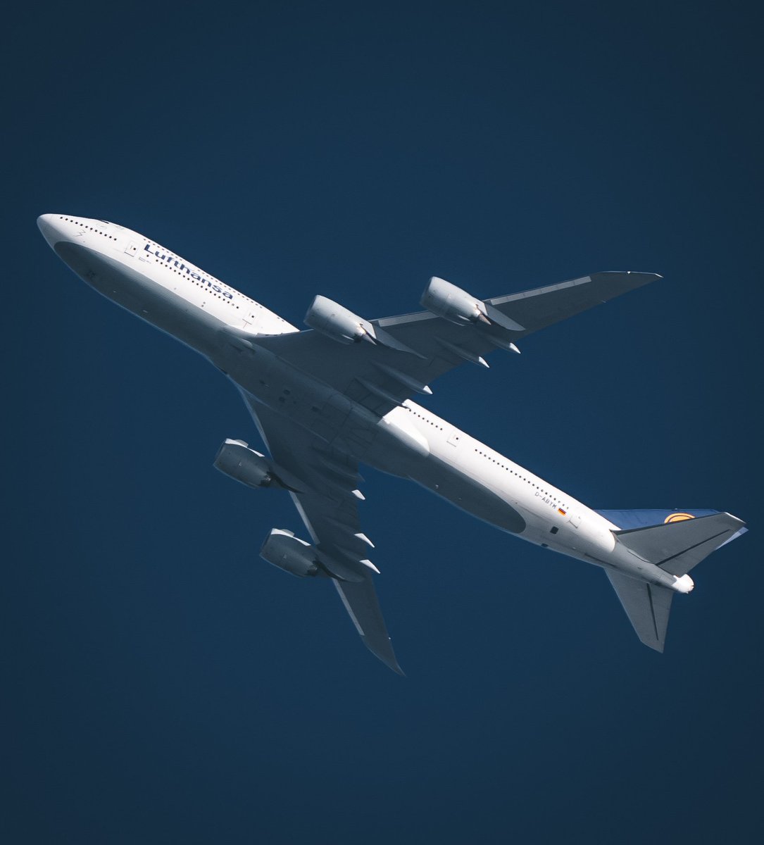 15,000 ft

📸🔥 Boeing 747 D-ABYM 👸🏽✈️ 

<a href="/lufthansa/">Lufthansa</a>