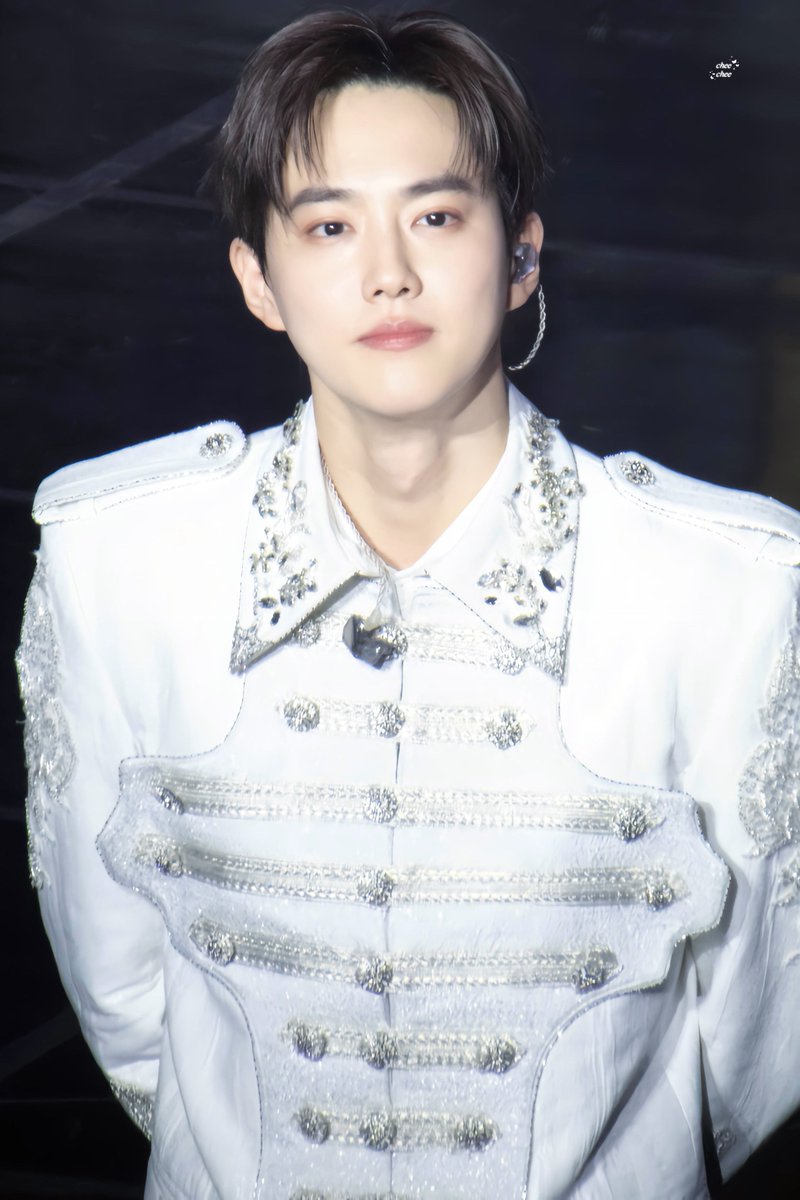 0326_cheechee's tweet image. 260119 ‘REVERXE’쇼케이스

왕자님👑

#SUHO #수호 #김준면 #exo #엑소