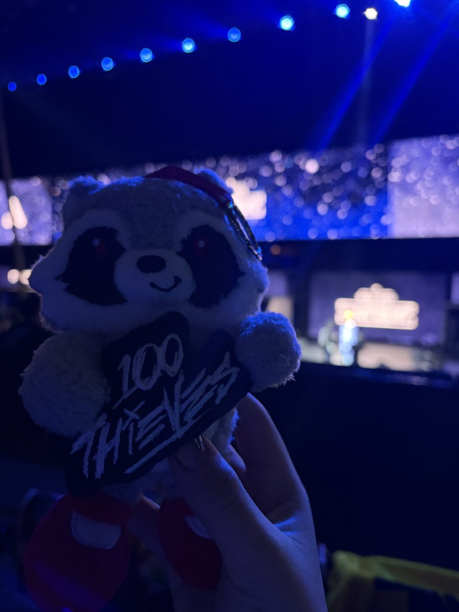 こるく tweet media