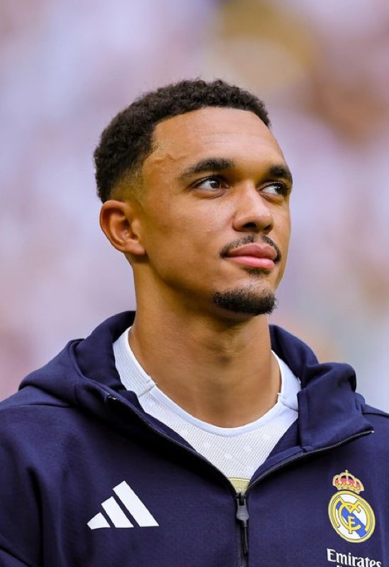 Dr Sneaker Nyame tweet media