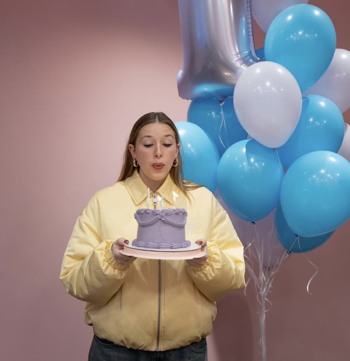 circlesalbum's tweet image. 💛