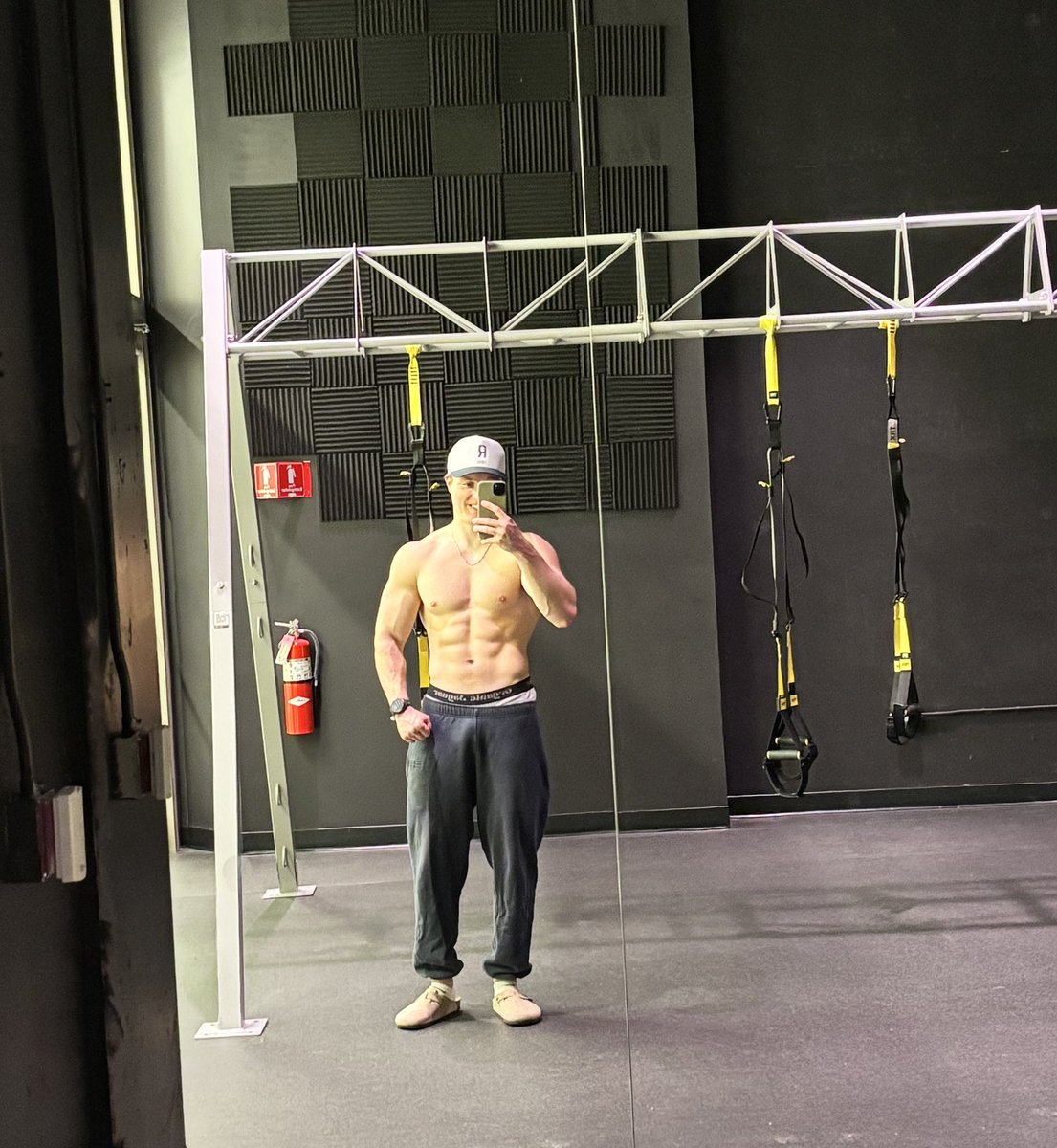 ham__will's tweet image. 38 avg RHR
130 avg HRV
Caffeine and sardine maxing ✍️☑️