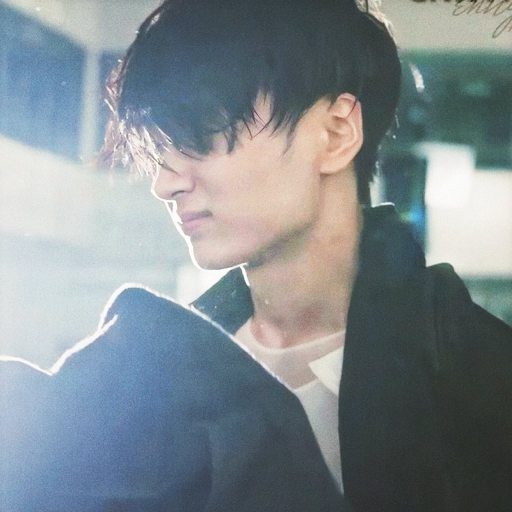 just stumbled across these pics again hes literally bonkers for this