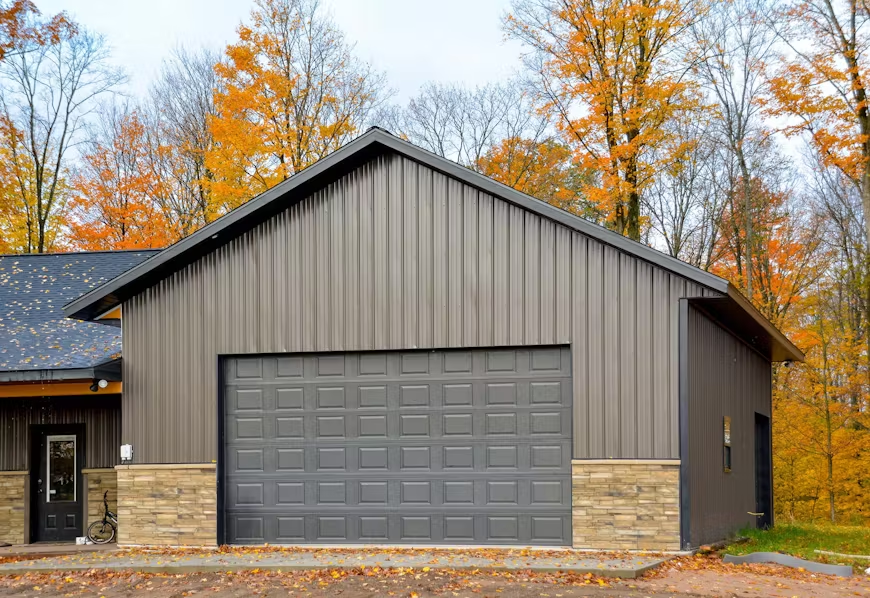 🌄Want your commercial door to blend with your building &amp; feel right at home in the countryside? Our 325S FingerGuard™ Insulated Commercial Steel Sandwich Door makes it easy. Learn more at hormann.us