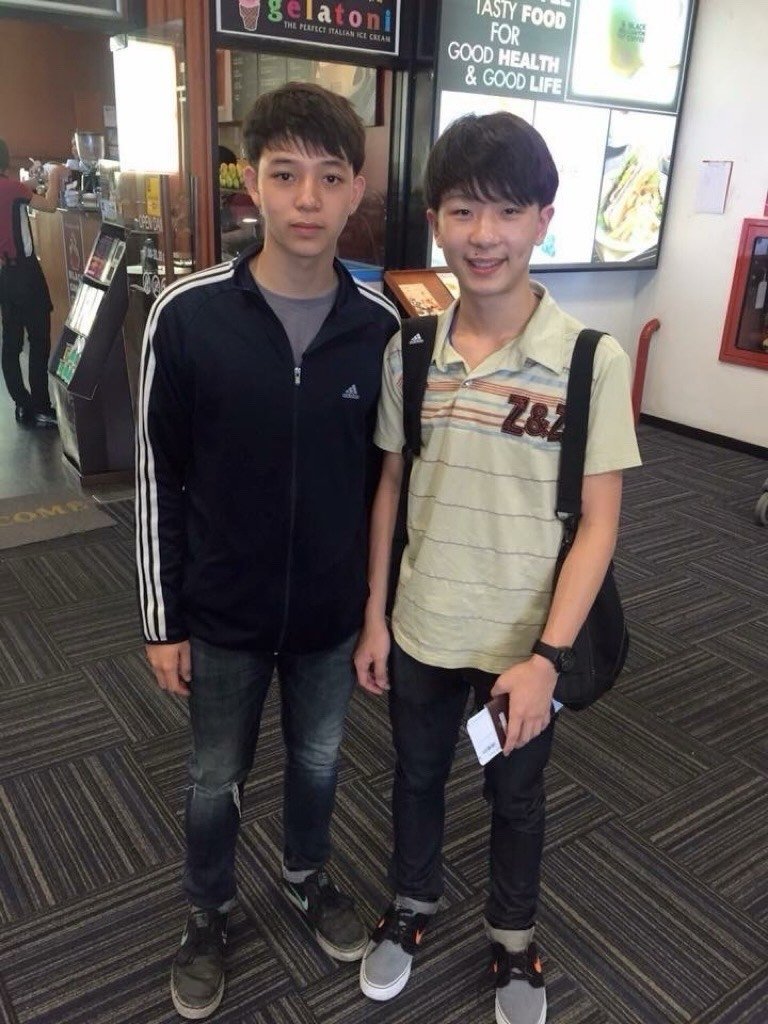 Bubbl3S4ur's tweet photo. ◇PPOMNPT IG Post◇
Thank you so much P' for sharing us cute pictures of you and P'Bas from 10 yrs ago so cuteeeee. A friendship for a decade isn't always easy keep being there for each other susuna!
#บาสเด็กอ้วนที่แท้จริง #ppoomnpt
#BasHatsanat #bbasjtr https://t.co/TDKjGIQpK5