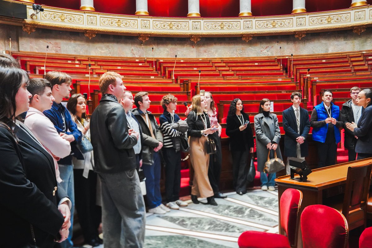 IlhanAlexandre's tweet photo. Un samedi à l’@AssembleeNat avec les @Jeunesenmarche 👀🏛️

Merci à @GabrielAttal de nous avoir ouvert les portes de cette si belle institution, ainsi qu’à @AudreyLyonnet et @ErnestFleurot pour l’organisation de ce moment. https://t.co/blW2b9vDho