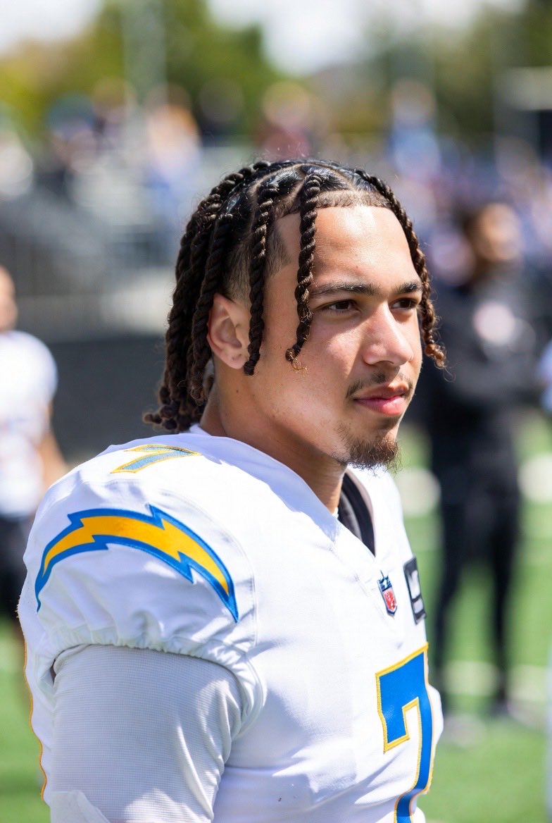 The #Chargers have reached out to the Texans about the availability of CJ Stroud folllowing their division round playoff loss to the Patriots.

Sources say Strouds playoff experience could be the edge factor for a potential run down the line, something Herbert has failed to do.