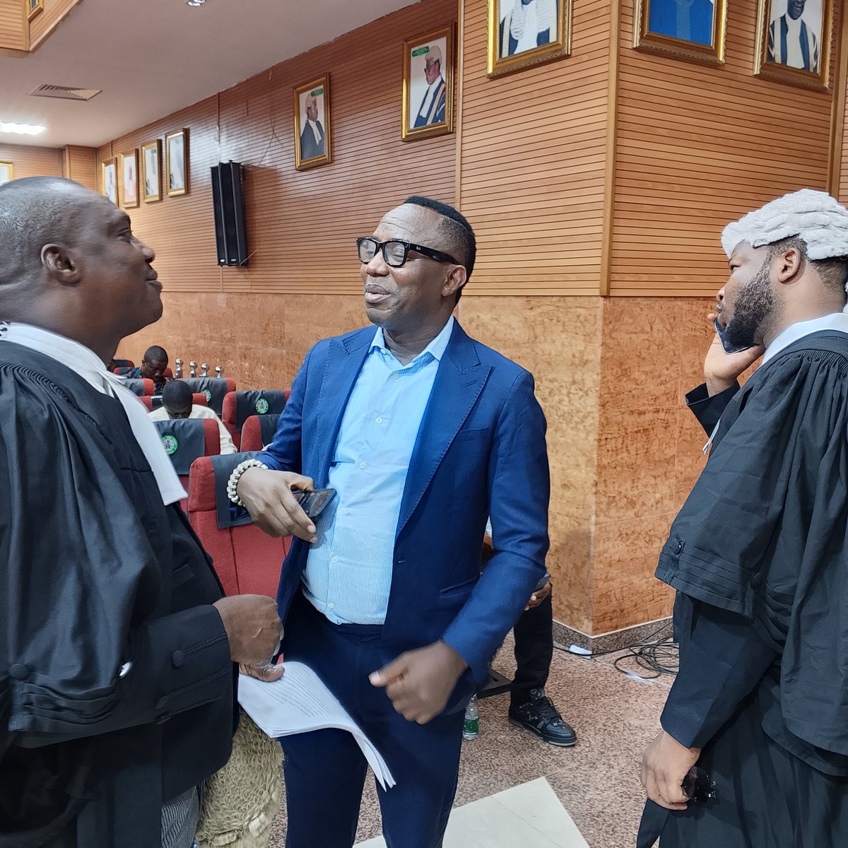 strongrex7's tweet image. We were at the Federal High court Abuja today, in solidarity with the masses ' President. 3 different lawsuits, yet it is the State that trembles, while Sowore triumphs.
Hasta La Victoria Siempre!
#RevolutionNow