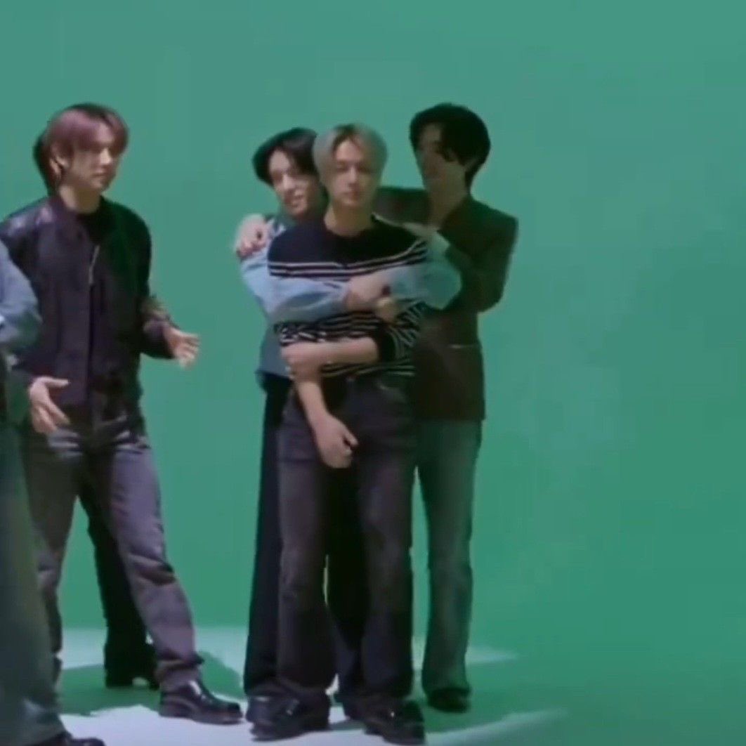 “i want jay, i want jay, i want jay”
“nah, jay is mine”