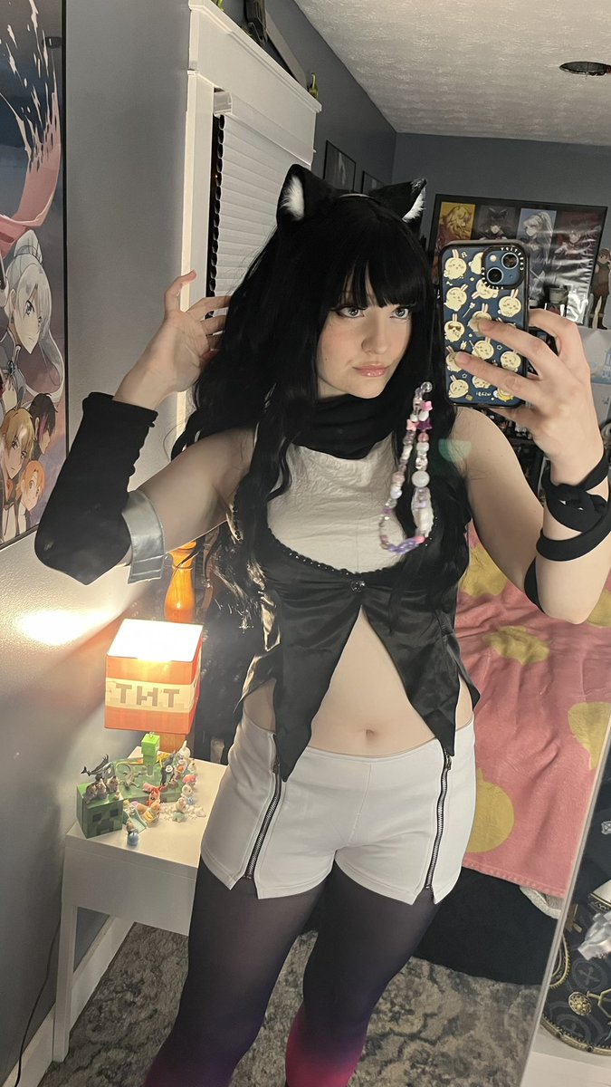 Happy birthday miss Belladonna 🤍🐈‍⬛

#Rwby #Rwbycosplay #BlakeBelladonna
