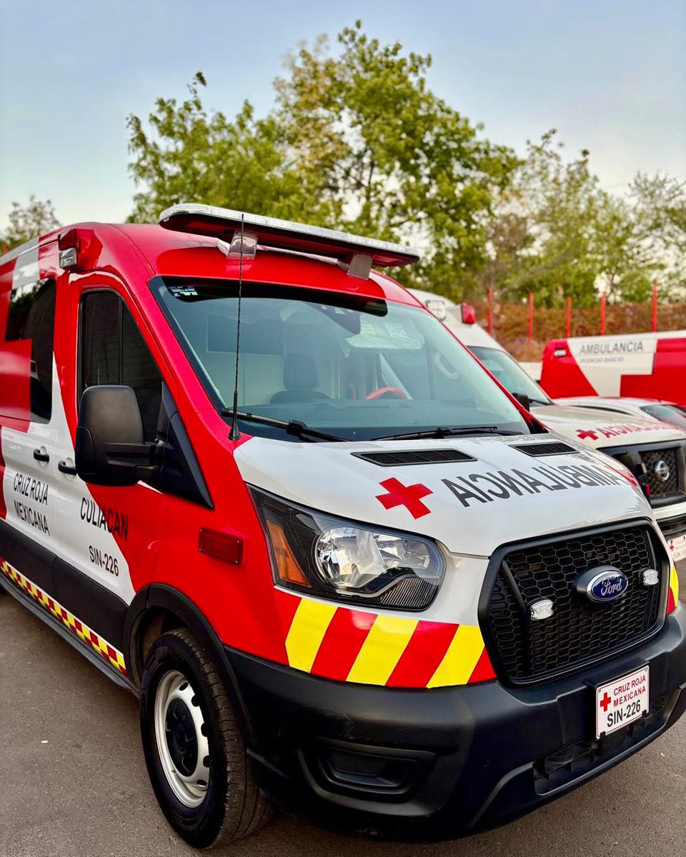🔴📢 #Atención 

Cada ambulancia representa ayuda, preparación y compromiso. 🚑❤️ En Cruz Roja Sinaloa trabajamos por una comunidad más segura. 

Marca el 9-1-1 ante cualquier situación de emergencia. 🚨 

#CruzRoja #CruzRojaSinaloa