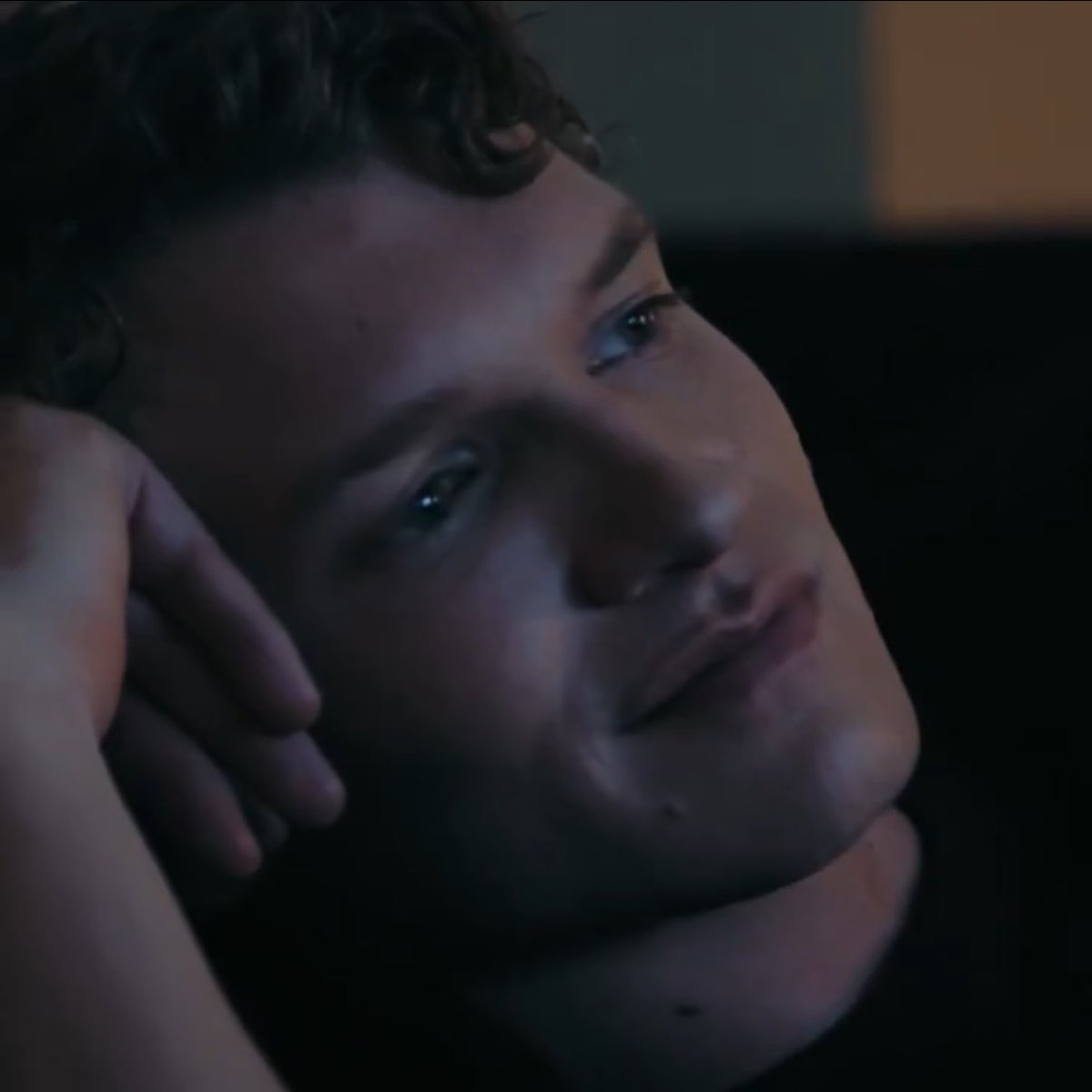 ilyasflwrr's tweet image. “i could watch forever while you shine on everyone” im kms rn