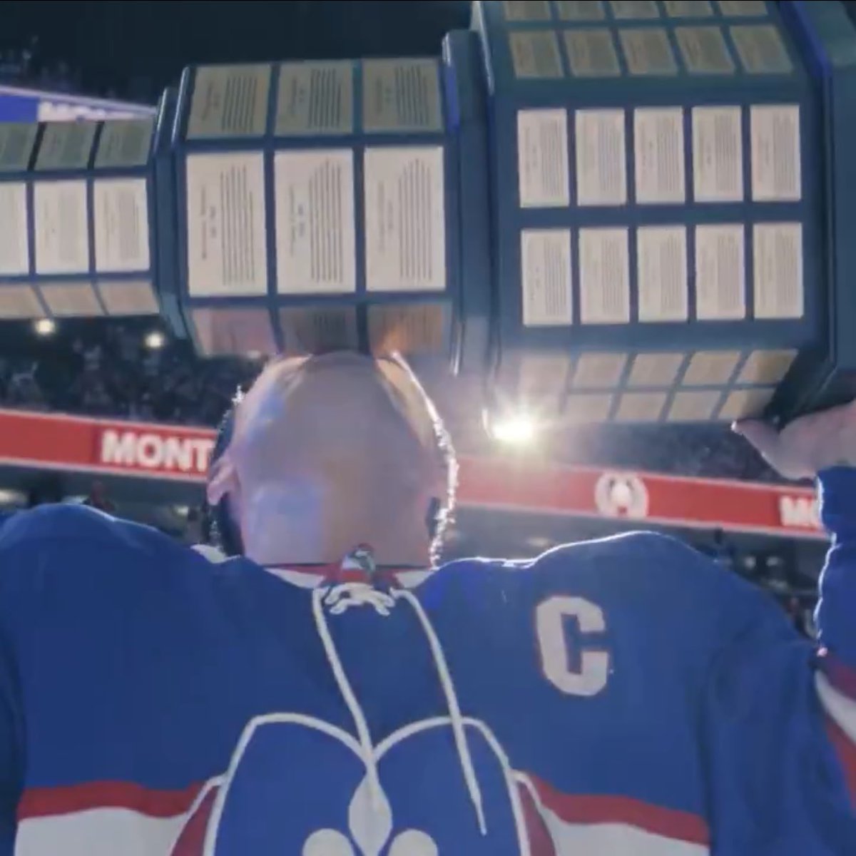 ilyasflwrr's tweet image. “i could watch forever while you shine on everyone” im kms rn