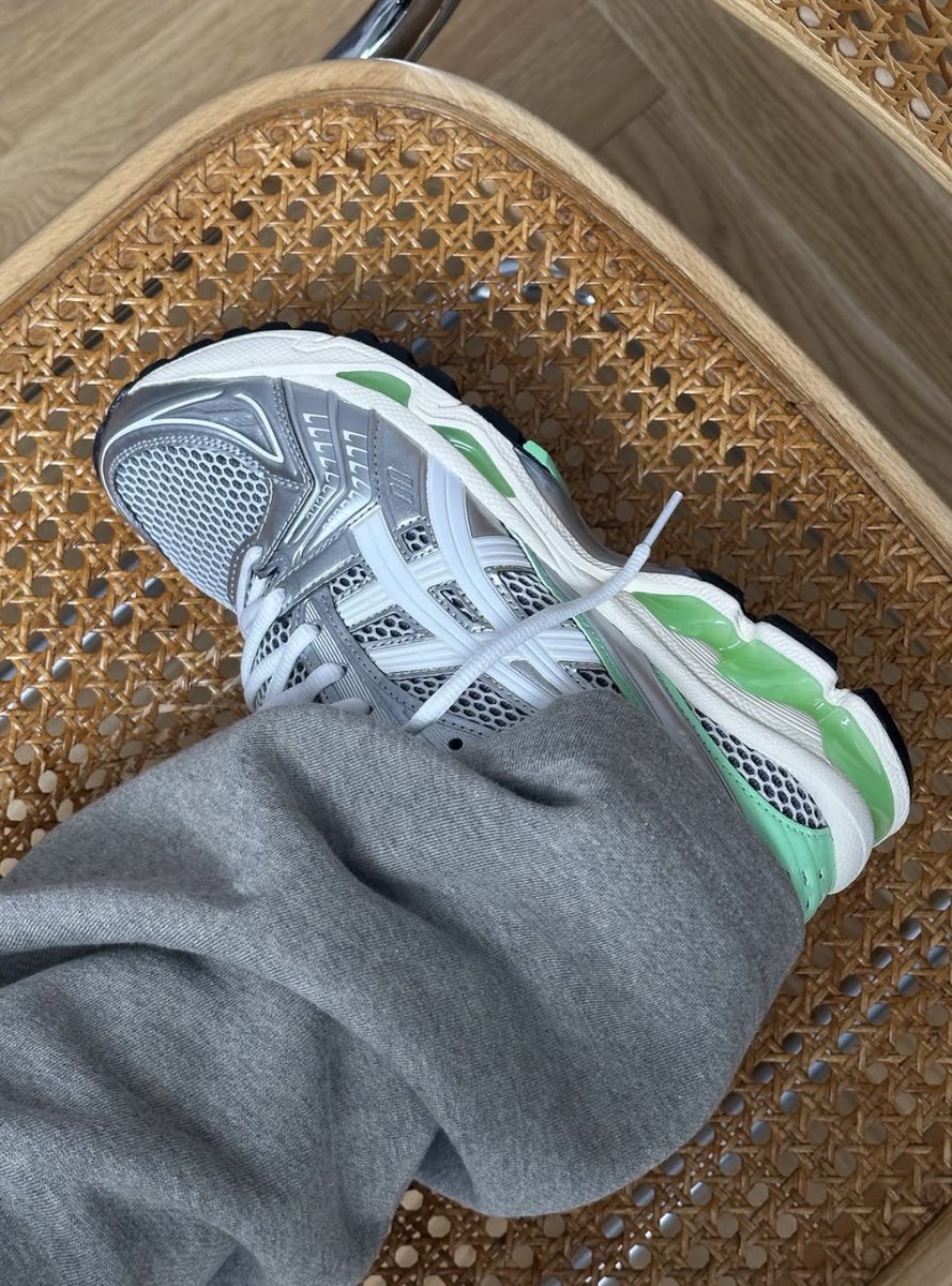 CaminoTV's tweet photo. Quand on peut avoir -40% sur une petit paire qui glisse comme ça on aime bien

code: WINTER25
https://t.co/VT1KcPC0vJ https://t.co/hpnkh0v1Y6