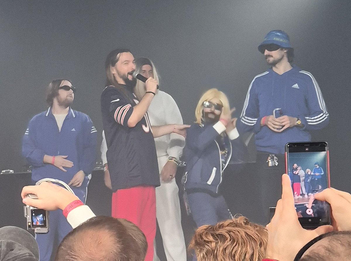 BigRuckONLINE's tweet image. Salvatore Ganacci in Chicago was awesome! Great setlist, a lookalike contest, and he even talked about Fatal Fury! @FATALFURY_PR