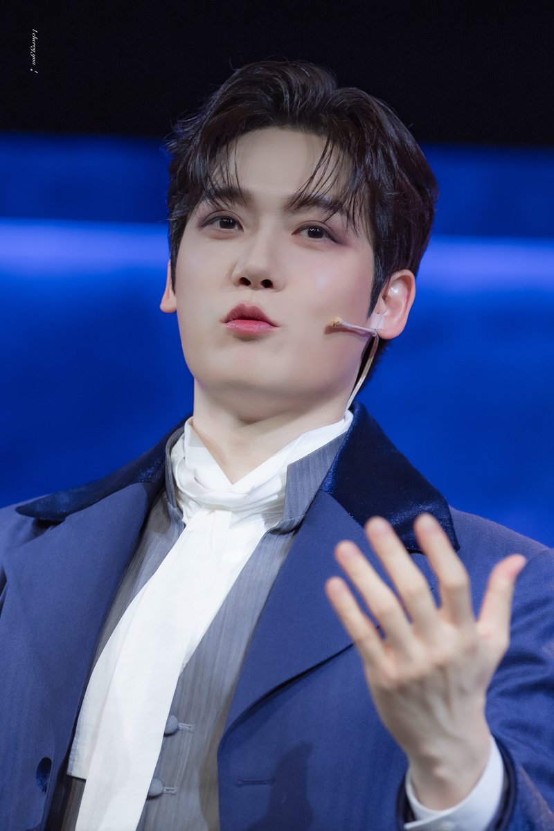 260118N 프라테르니테
/ 마지막 공연 무대인사

빅토르 役 #양지원

🧎🏻‍♀️🪽