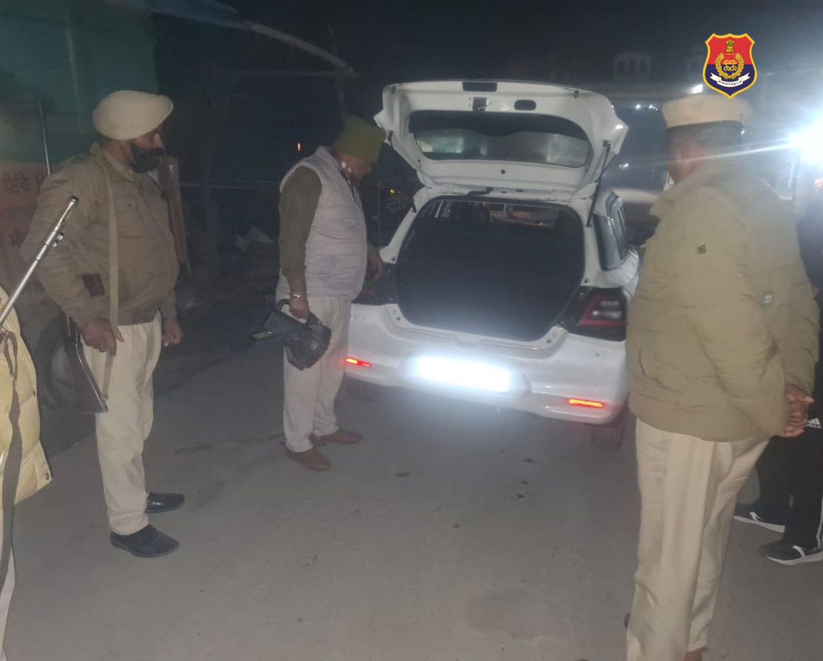 PP_Gurdaspur's tweet photo. Gurdaspur Police conducted a special naka bandi operation across the district.
Suspected vehicles and persons were thoroughly checked.
Police teams remain on duty 24×7 to ensure public safety and maintain law & order.
#punjabpolice #publicsafetyfirst #borderrange https://t.co/Z0X6OeTFKi