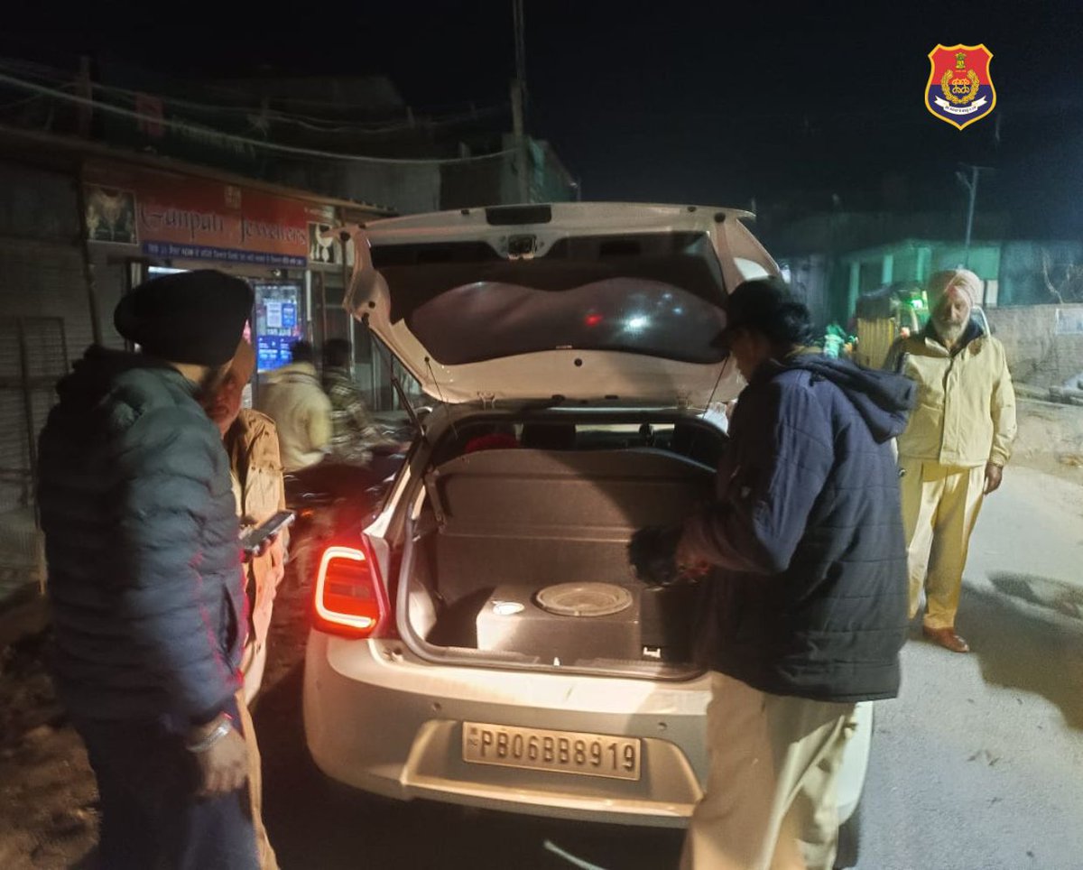 PP_Gurdaspur's tweet photo. Gurdaspur Police conducted a special naka bandi operation across the district.
Suspected vehicles and persons were thoroughly checked.
Police teams remain on duty 24×7 to ensure public safety and maintain law & order.
#punjabpolice #publicsafetyfirst #borderrange https://t.co/Z0X6OeTFKi