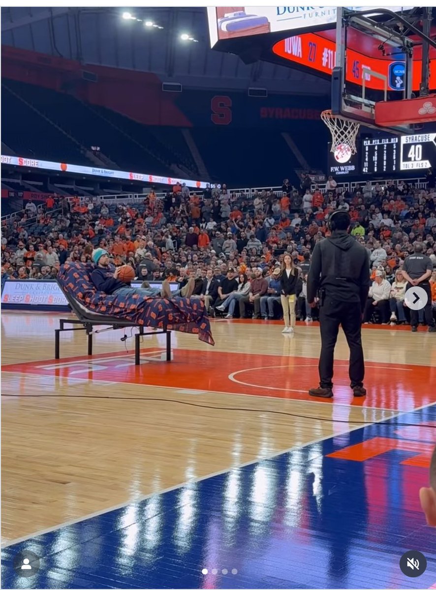 DunkandBright's tweet photo. We've got 2 tickets to the SU basketball game, 1/31 vs Notre Dame, you know what to do 🙂 Shout out in the comments who you'd have accompany you while you take the Sleep Shoot n Score shot! Replies, Comments, and Reposts all give you an entry! Winner will be chosen at 10a on 1/21 https://t.co/l8tmYGwGZA