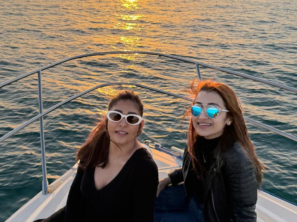 Trishianvenkat's tweet photo. STOP EVERYTHING ๐จ For the FIRST time ever, @trishtrashers & @NayantharaU holidaying together and dropping pics like this ๐ฅ Two queens, one trip, unmatched aura. Twitter is NOT ready for this iconic crossover ๐๐
#TrishaKrishnan #Nayanthara #QueensTogether #InternetBreaker https://t.co/v0sGEr60Hu