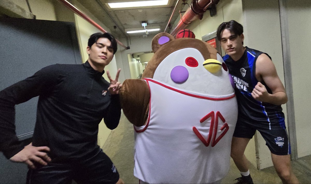jgtanidle's tweet photo. "They didn't even interact with him at Starlympics" 

Meanwhile JG backstage: https://t.co/5OaqQGsYiw