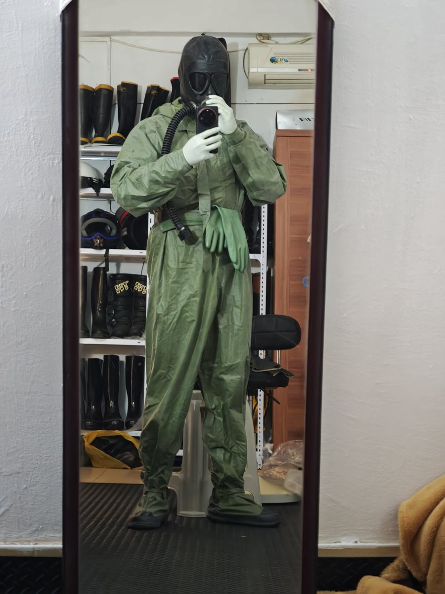 Latexnight tweet media