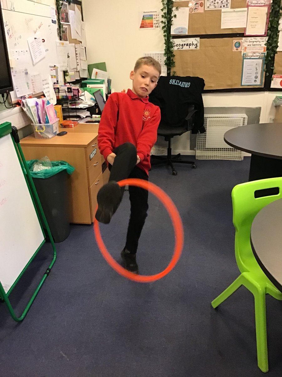 LindenCentreP2's tweet photo. Team challenges today in PE. Can you hoopla hoop? https://t.co/VGFhNnoPLQ