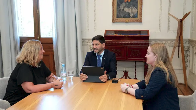 Siempre la ministra de igualdad es la que está vestida del gordo que va al arco.